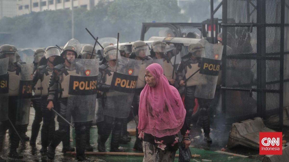 Founder Think Policy: Pemerintah Setengah Hati Respons Tuntutan Rakyat