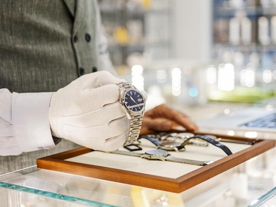 Jam Tangan Tali Kulit dan Lapisan Gold Biar Awet? Ini Cara Merawatnya
