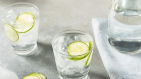 7 Manfaat Minum Air Rendaman Mentimun, Bisa Bikin Kulit Tetap Muda