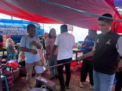 Kemensos Dirikan Dapur Umum Bantu Korban Kebakaran di Luwu Timur