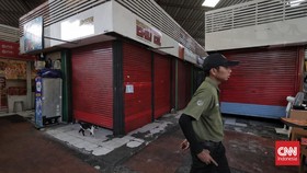 FOTO: Sewa Naik, Ramai-ramai Tinggalkan Gerai Kuliner District Blok M