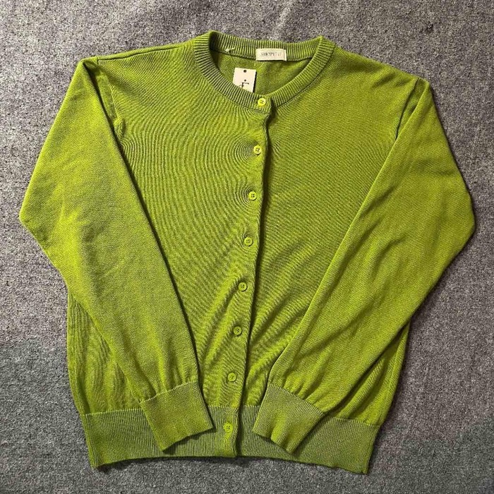 Rekomendasi cardigan berwarna hijau dari brand SHOPYFU, Naura Cardigan (Avocado)
