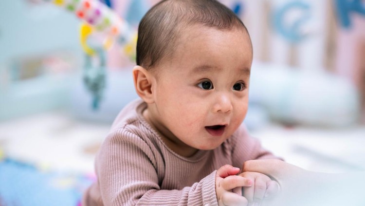 Panduan Stimulasi Bayi 4 Bulan: Ide Aktivitas dan Tips untuk Dukung Perkembangannya