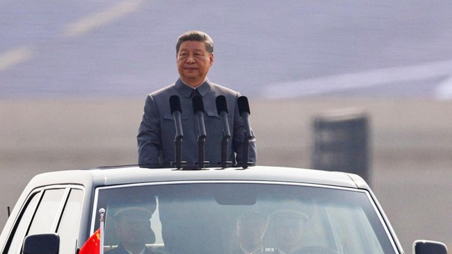 China Tak Terkalahkan Presiden Xi Jinping menyinggung polaritas dunia saat pidato di parade militer dalam rangka memperingati 80 Tahun Perang Dunia Berakhir di Beijing, Rabu (3/9).