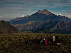 Menjelajahi Bukit Sempana Lombok: Daya Tarik, Rute, dan Tips Mendaki