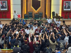 Masuk ke Gedung DPRD Kalbar, Mahasiswa Sampaikan 10 Tuntutan