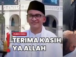 Tangis Ruben Onsu Bersyukur Diberi Kemudahan Cium Hajar Aswad