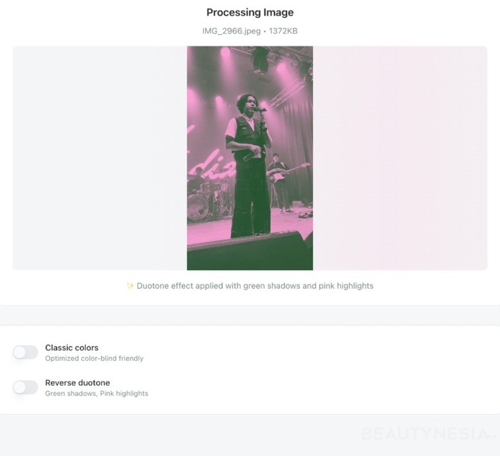 Selebritas yang pakai foto profil  Brave Pink-Hero Green. Warna ini memiliki arti sebagai bentuk keberanian dan solidaritas di tengah gelombang aksi unjuk rasa yang belakangan ini terjadi di Indonesia.