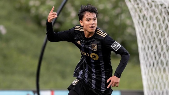 Netizen Riuh Usai LAFC Sebut Adrian Wibowo Dipanggil Timnas Indonesia Netizen gempar usai klub MLS ialah LAFC mengumumkan bahwa pemainnya ialah Adrian Wibowo mendapatkan panggilan Timnas Indonesia pada Rabu (3/9).