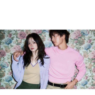 7 Potret Terbaru Song Joong Ki yang Dikira Foto Bareng Song Hye Kyo