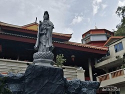 Wajah Nyata Toleransi dan Kebersamaan di Vihara Sakyawanaram