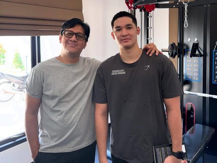 Potret Andre Taulany dan Putra Sulungnya Dio yang Bakal Lanjut Kuliah di Luar Negeri