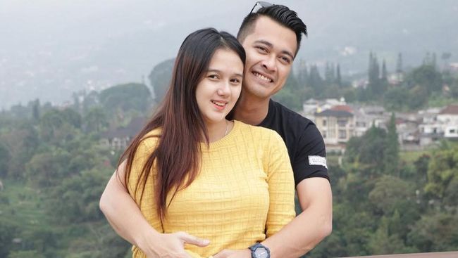 Masih Serumah, Eza Gionino Ingin Pertahankan Rumah Tangga Usai Digugat Cerai Meiza Aulia