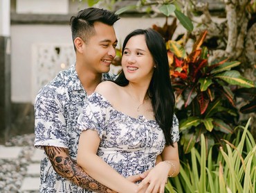 img-title Sempat Tak Direstui hingga Proses Cerai, Ini 7 Potret Harmonis Eza Gionino & Istri Disorot