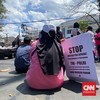 Warga Bandung Unjuk Rasa di Gedung DPRD Jabar, Sampaikan 10 Tuntutan