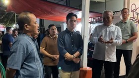 Gibran Malam-malam Keliling Pos Siskamling Cek Keamanan Jakarta