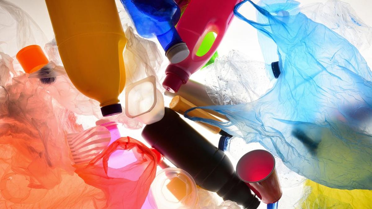 Impor Plastik Bengkak di Tengah Lonjakan Harga