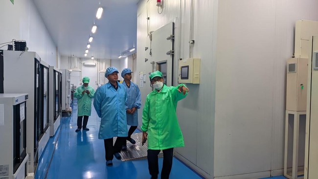 Upaya meningkatkan kemandirian produk farmasi dan alat kesehatan di Indonesia melalui kebijakan TKDN, Peluang besar dan tantangan nyata untuk industri lokal.