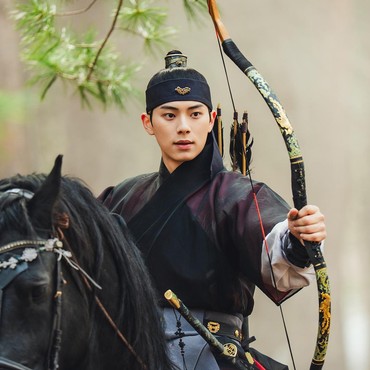 Lee Chae Min Gelar Fan Meeting Usai 'Bon Appetit, Your Majesty' Tamat