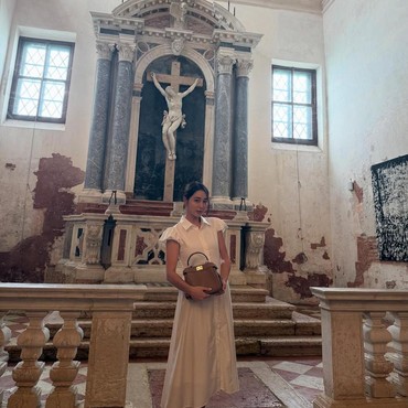 Istri Lee Byung Hun Ramai Hujatan gegara Foto di Altar Gereja