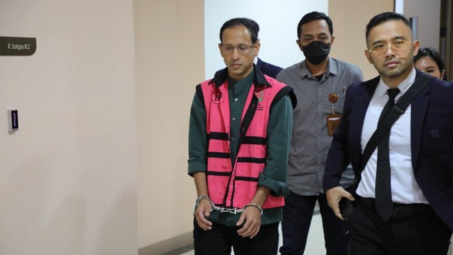 Kejaksaan Agung bantah penetapan Nadiem Makarim sebagai tersangka tanpa bukti cukup. Empat alat bukti mendasari keputusan tersebut dalam sidang praperadilan.