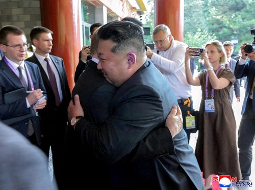 FOTO: Momen 'Bestie' Putin & Kim Jong Un di China