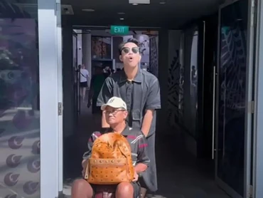 Kebersamaan Ricky Cuaca dan Ayah yang Tinggal Kenangan