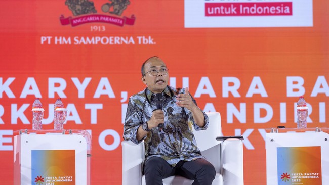 Kementerian UMKM menekankan digitalisasi dan pendampingan mendorong pelaku usaha mikro naik kelas, memperkuat ekonomi nasional, dan meningkatkan kesejahteraan.