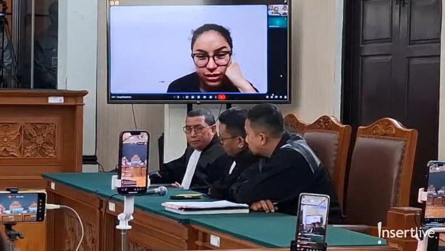 Sidang lanjutan Nikita Mirzani. Sidang lanjutan Nikita Mirzani.