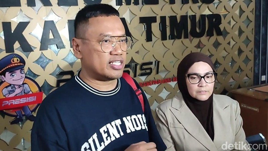 Uya Kuya Uya Kuya dan istri, Astrid, di Polres Jakarta Timur, Rabu (3/9/2025).
