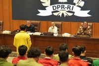 Momen Dasco Temui Mahasiswa Langsung di DPR, Bahas RUU Perampasan Aset