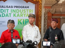 Bank BPD Bali Salurkan Perdana Kredit Industri Padat Karya untuk Tiga IKM