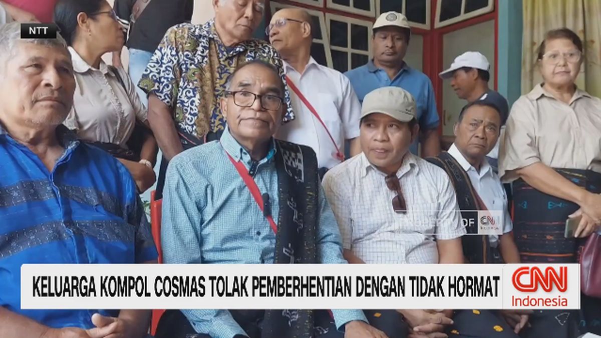 VIDEO: Keluarga Kompol Cosmas Tolak Pemberhentian Dengan Tidak Hormat