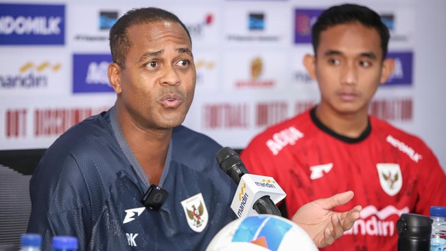 Kluivert Bongkar Pelajaran Terbesar 10 Hari Terakhir Timnas Indonesia Pelatih Timnas Indonesia Patrick Kluivert mengungkap pelajaran terbesar dari tim besutannya selama 10 hari terakhir di almanak FIFA Matchday.