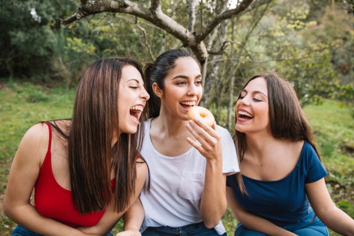 Leo selalu membawa energi positif dan keceriaan dalam pertemanan. Sosok Leo bikin circle pertemanan jadi lebih seru dan menyenangkan./ Foto: freepik.com