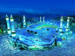 Kenapa Pesawat Dilarang Melintas di Atas Kakbah?