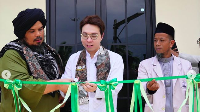 Richard Lee Resmikan Masjid yang Baru Dibangunnya, Didampingi Ustaz Derry Sulaiman