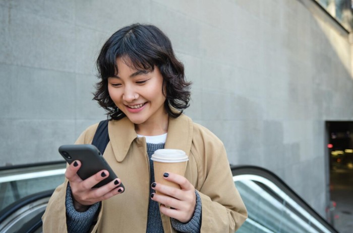 Sagittarius selalu bawa cerita seru dari pengalaman baru. Membuat grup chat penuh warna dan inspirasi./ Foto: freepik.com/benzoix