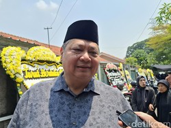 Airlangga Kenang Arif Budimanta: Indonesia Kehilangan Tokoh Ekonomi Konstitusi