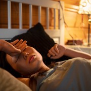 Waspada! Ini 6 Efek Negatif Tidur dengan Lampu Menyala bagi Kesehatan