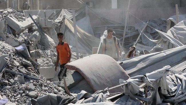 Dalam 2 Tahun, 562 Orang Pekerja Bantuan Tewas di Gaza Setidaknya 562 pekerja bantuan telah tewas di Gaza sejak 7 Oktober 2023, dengan 376 di antaranya adalah staf PBB, menurut juru bicara PBB Stephane Dujarric.