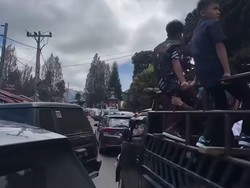 Libur Panjang, Arus Lalu Lintas Kawasan Berastagi Macet Hari Ini