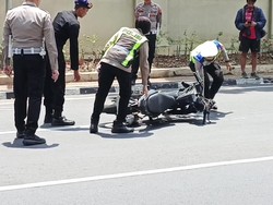 Polisi Olah TKP Laka Mahasiswa Unnes Iko Juliant di Jalan Veteran Semarang