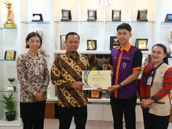Walkot Pekanbaru Bantu Rp 20 Juta ke Pelajar yang Tembus Sistem NASA