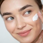 BeauPicks: 5 Moisturizer dari Brand Lokal untuk Kulit Berjerawat di Bawah Rp70 Ribu