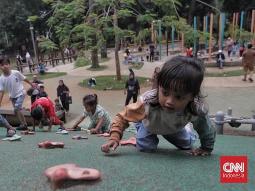 FOTO: Tamasya di Tebet Eco Park Saat Libur Panjang