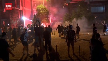 VIDEO: Protes Anti Pemerintah di Serbia Berakhir Ricuh