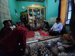 Bupati Rudy Renovasi Rumah 3 Korban Tewas Mushola Ambruk di Bogor