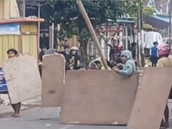 Viral 2 Kelompok Pemuda di Tallo Makassar Tawuran Pakai Busur Panah-Batu