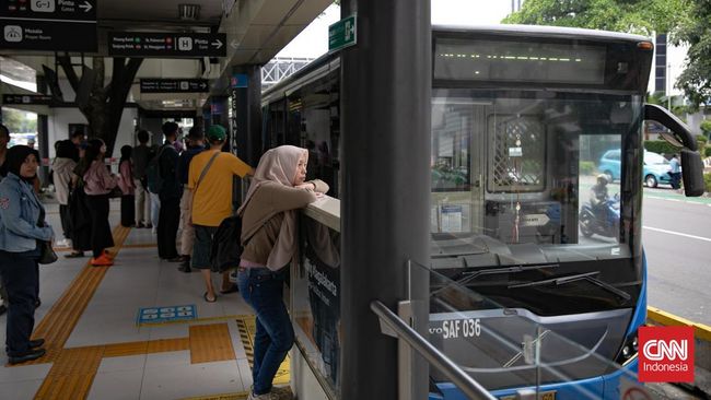 Masa berlaku Kartu Layanan Gratis adalah enam bulan. Berikut daftar bank untuk perpanjang kartu gratis Transjakarta, MRT, dan LRT.